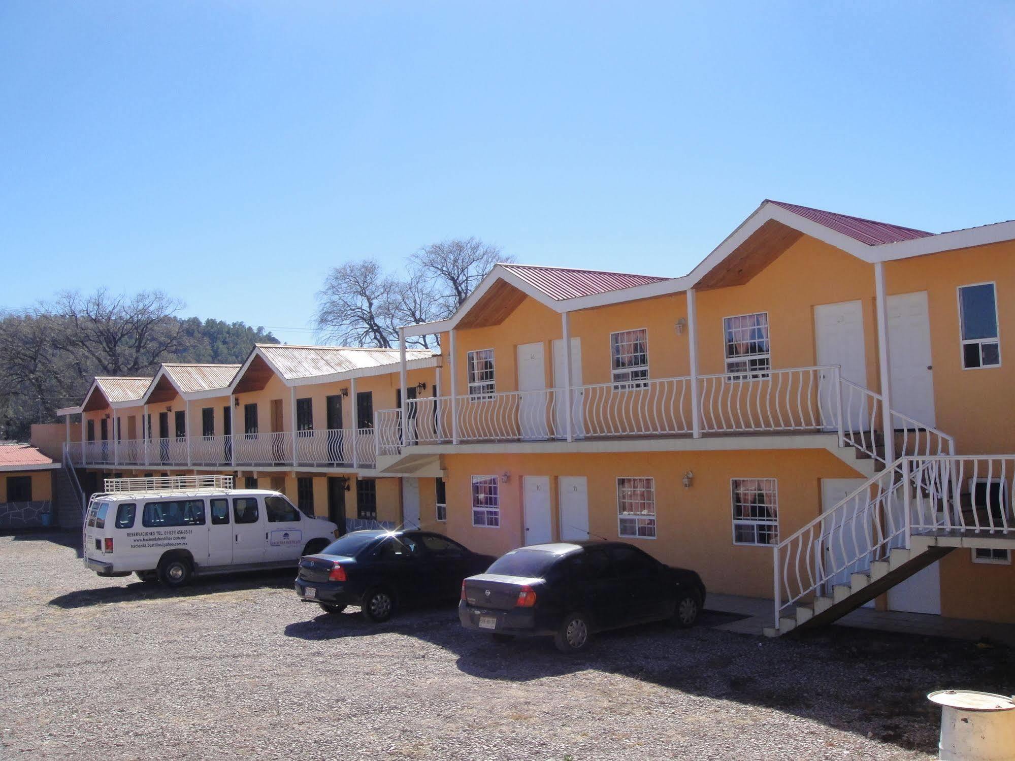 Hotel Hacienda Bustillos Creel Esterno foto